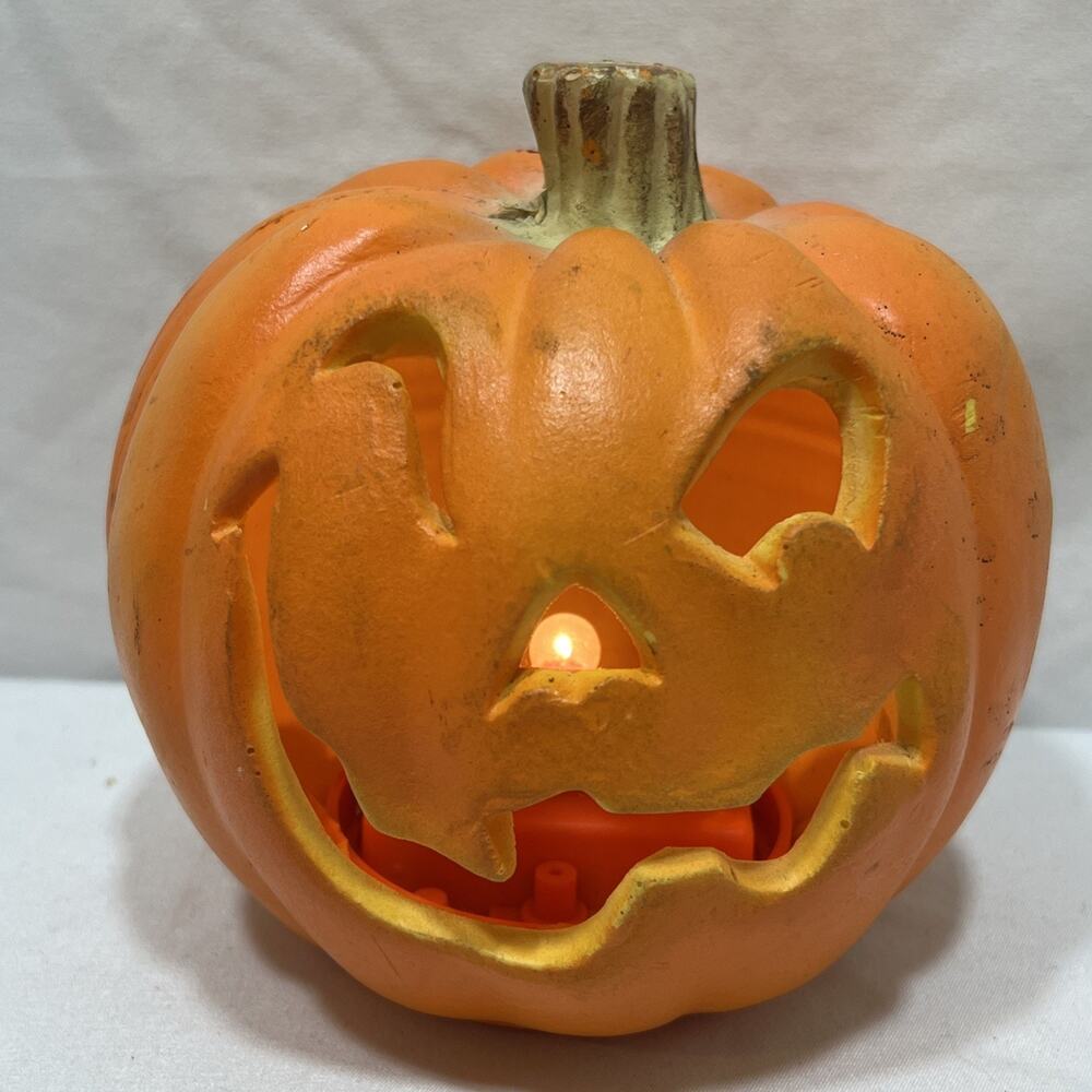 Vintage Trendmasters Halloween Pumpkin Blow Foam Mold 5” Jack O Lantern Winking